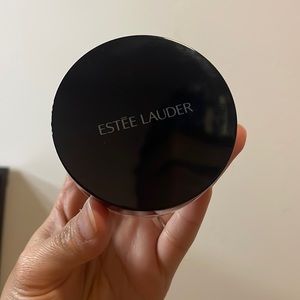 Estée Lauder Perfecting Loose Powder in shade “Light”